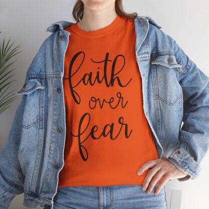 Faith Over Fear T-Shirt – Inspire with Courage - Afbeelding 77