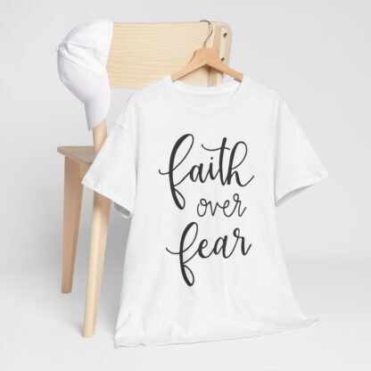 Faith Over Fear T-Shirt – Inspire with Courage - Afbeelding 8